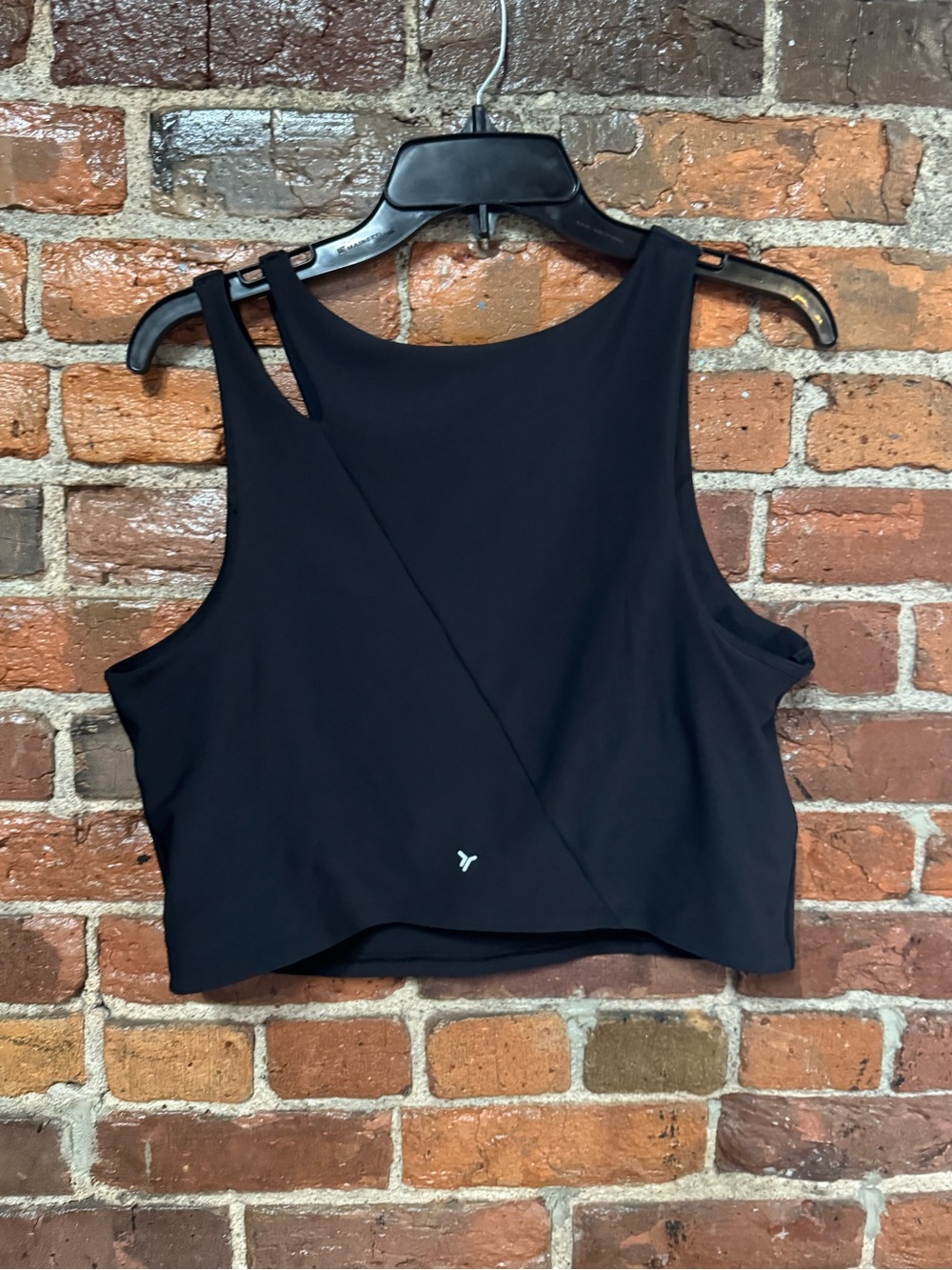 Old Navy Black Asymmetric Activewear Crop Tank Top Size XL - Picture 5 of 5